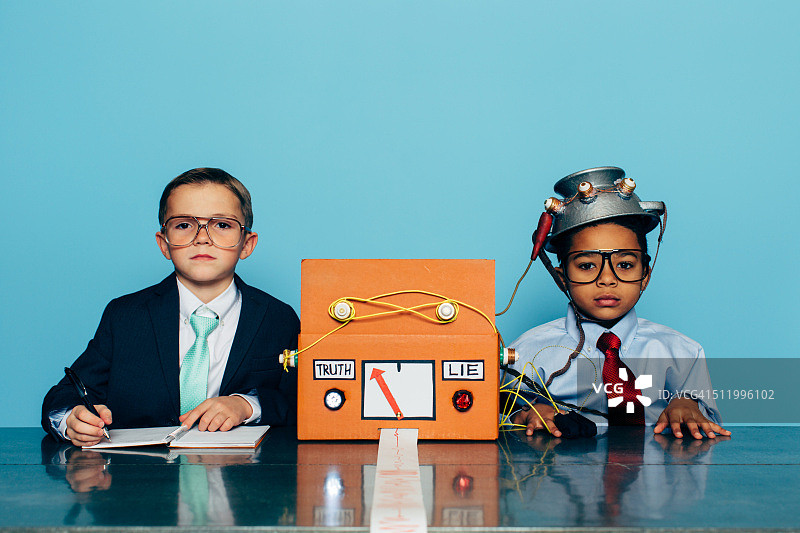 接受测谎的年轻诚信商人图片素材