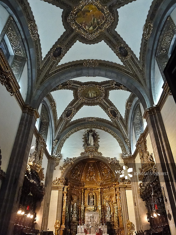 墨西哥瓜达卢佩圣母大教堂的内部细节图片素材