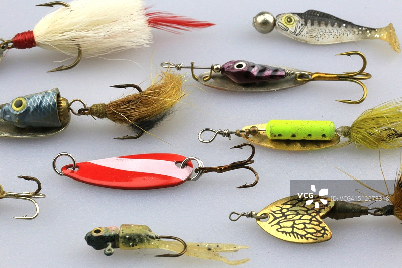 旋转的鱼线和鱼饵图片素材