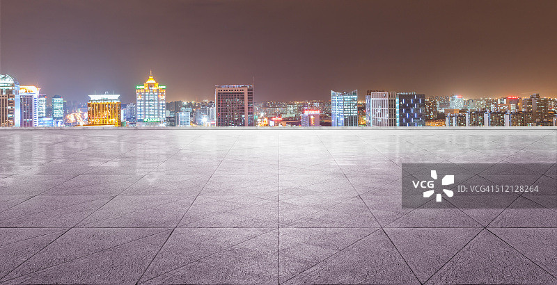 五角场夜景与大理石平台图片素材