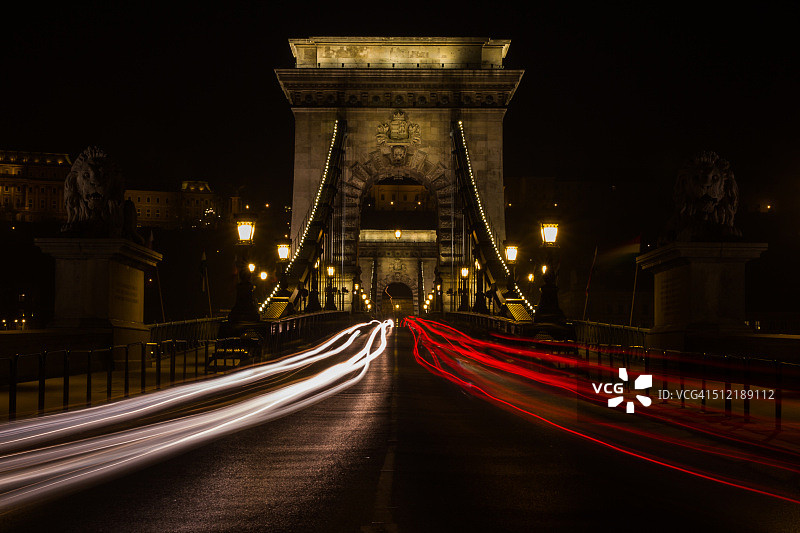 链桥上的交通轨迹图片素材