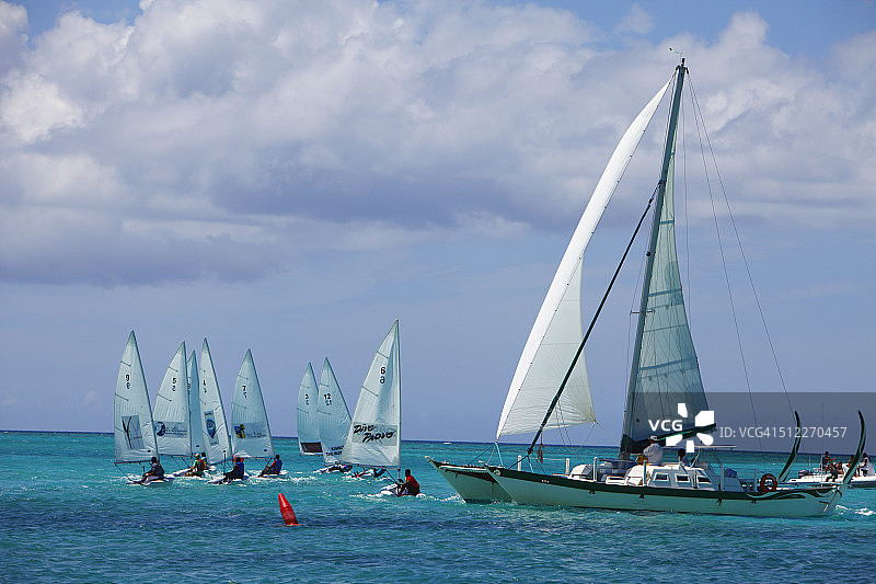 格雷斯海湾特克斯和凯科斯群岛帆船赛图片素材