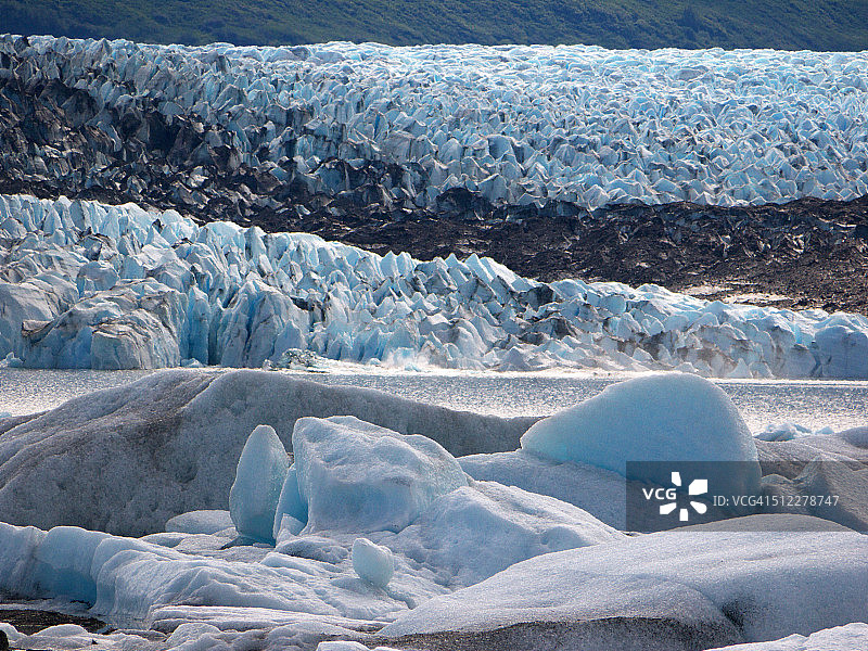 克尼克冰川的蓝色冰块图片素材