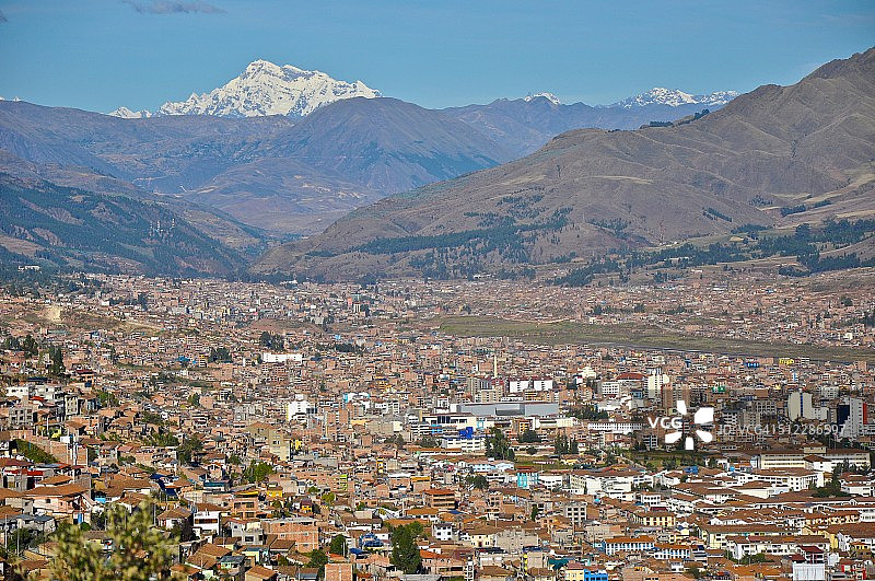 秘鲁库斯科市和雪山图片素材