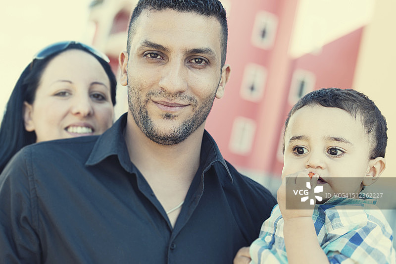 混合肤色家庭图片素材