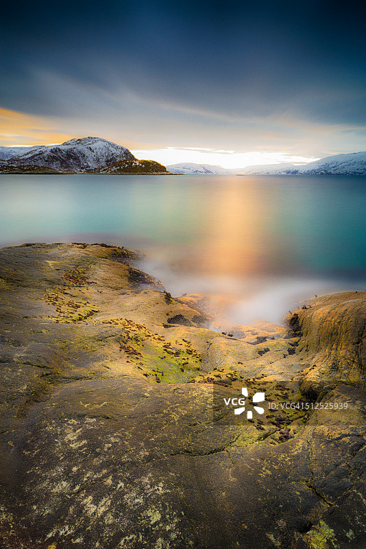 Kvaløya岛日落图片素材