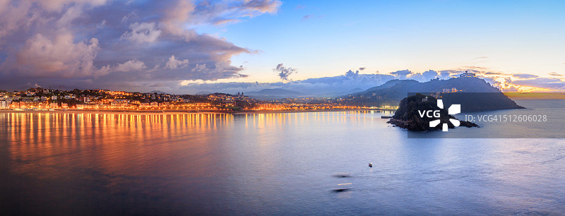 圣塞巴斯蒂安黄昏全景图片素材