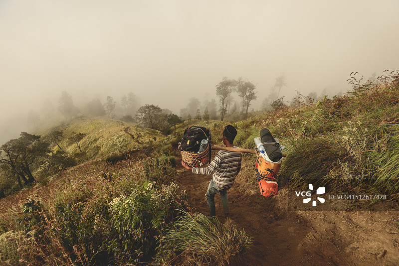 林贾尼火山搬运工图片素材