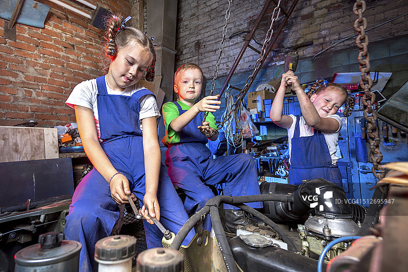 需要汽车维修团队吗？图片素材