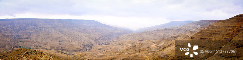 穆吉卜峡谷和达纳自然保护区全景图片素材