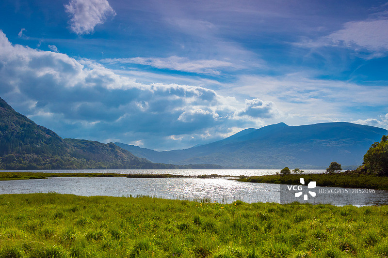 爱尔兰凯里郡凯里环线沿线的基拉尼湖泊图片素材