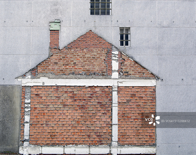 带烟囱的砖砌房屋图片素材