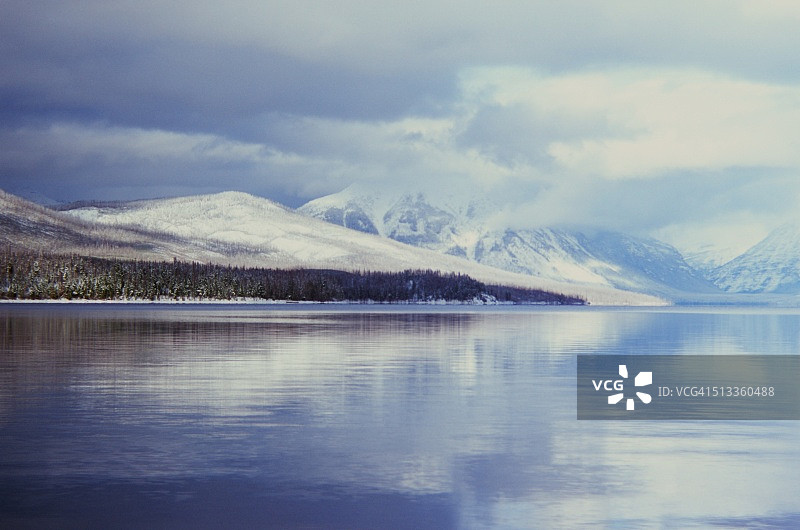 冰川国家公园麦克唐纳湖图片素材