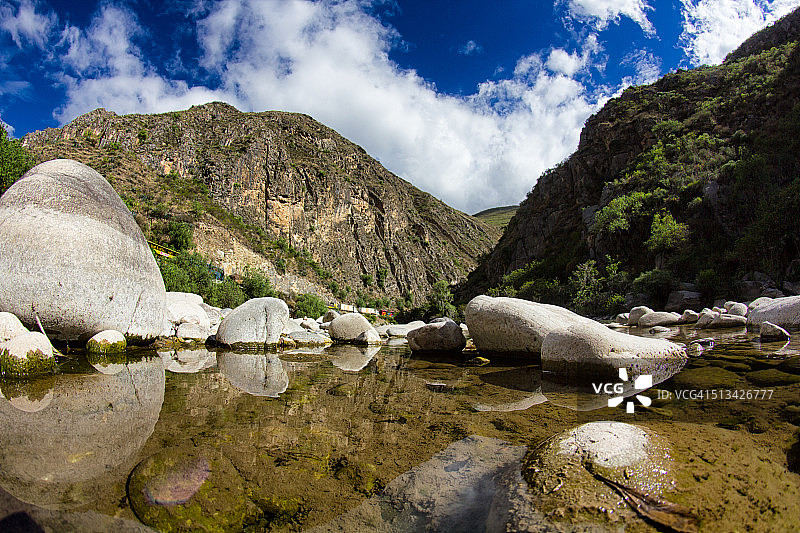 山间河流图片素材