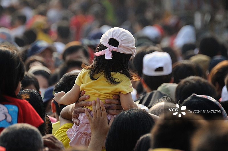 人群中的儿童图片素材