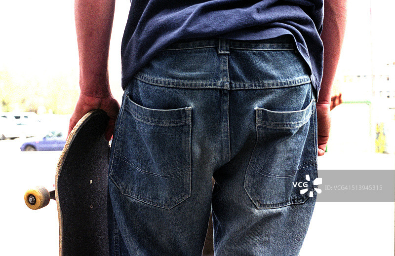 城市滑板运动者图片素材