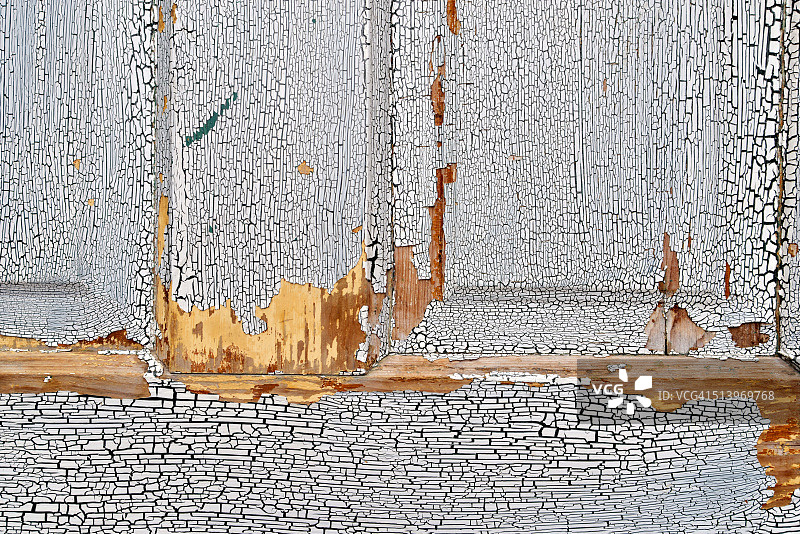 木门上的龟裂油漆细节图片素材