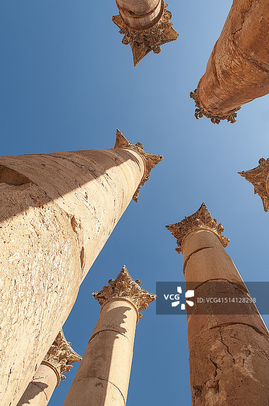 约旦杰拉什阿尔忒弥斯神庙的科林斯柱图片素材