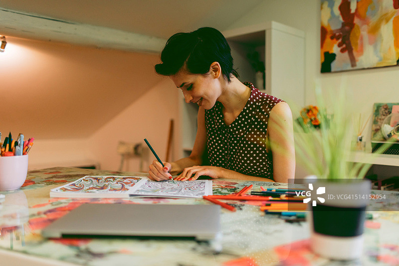 成人涂色书图片素材