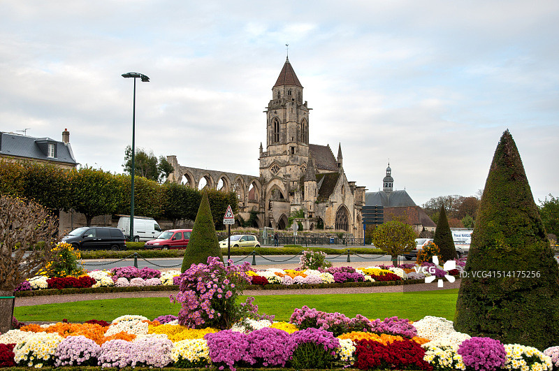 法国诺曼底卡昂圣皮埃尔教堂图片素材