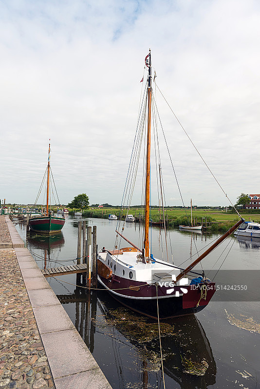 里伯运河上的船只图片素材