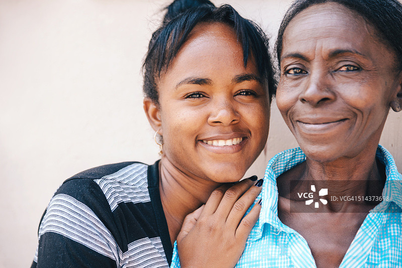母女在古巴图片素材