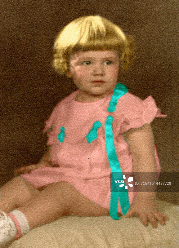 手绘女婴彩色图图片素材