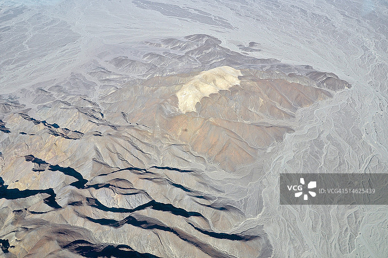 秘鲁纳斯卡白山沙丘鸟瞰图片素材