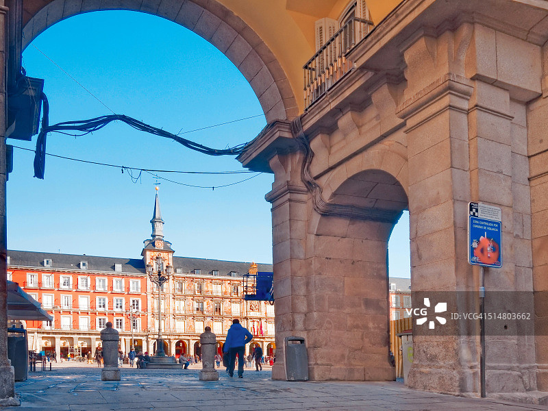 马德里马约尔广场的拱门图片素材