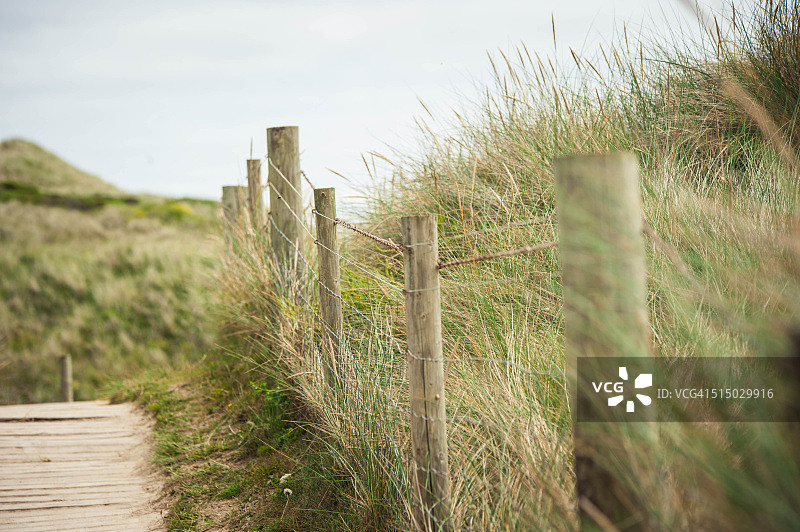 康沃尔郡吉维西安海滩旁的小路图片素材