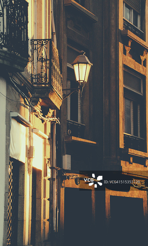 卢戈街道的夕阳图片素材