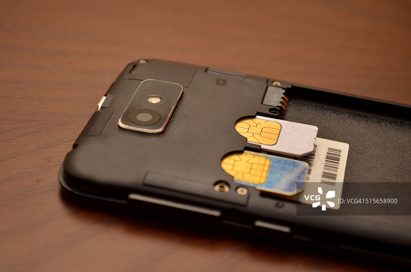 手机中的两个模拟人生图片素材