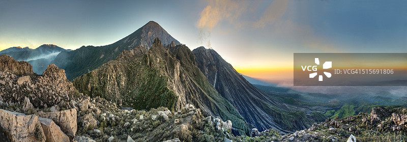 圣玛丽亚火山的日出图片素材