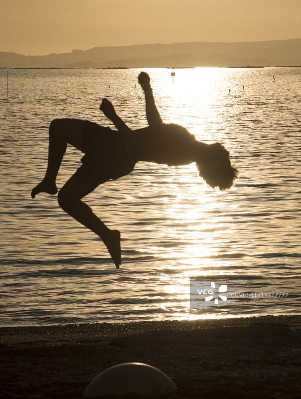 海滩上的浮标图片素材