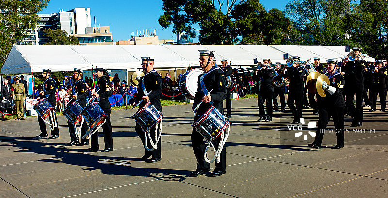 澳新军团日游行期间的澳大利亚海军图片素材
