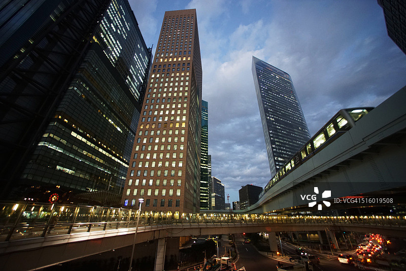黄昏时的汐留图片素材