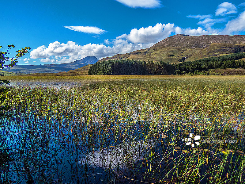 斯凯岛基尔克里奥斯特湖的倒影图片素材