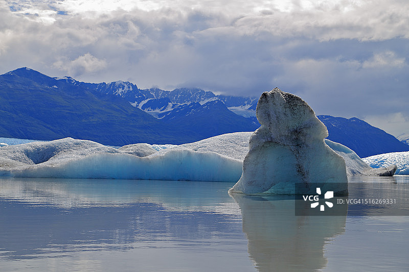 克尼克河上的冰山图片素材