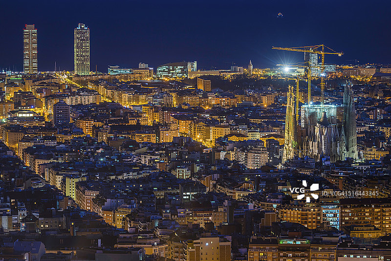 巴塞罗那圣家堂夜景图片素材