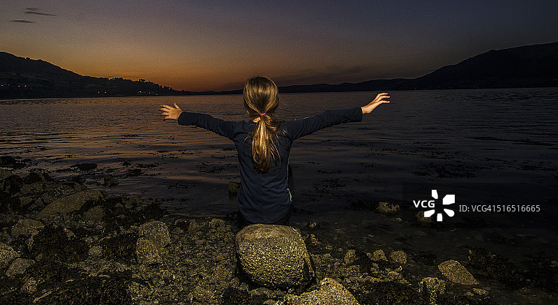 日落拥抱图片素材