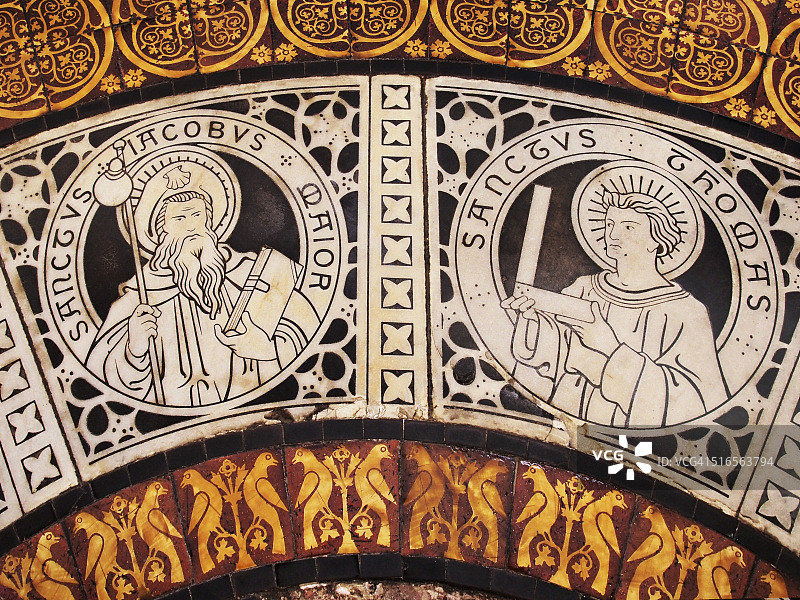 英国切斯特大教堂：圣雅各和圣托马斯图片素材