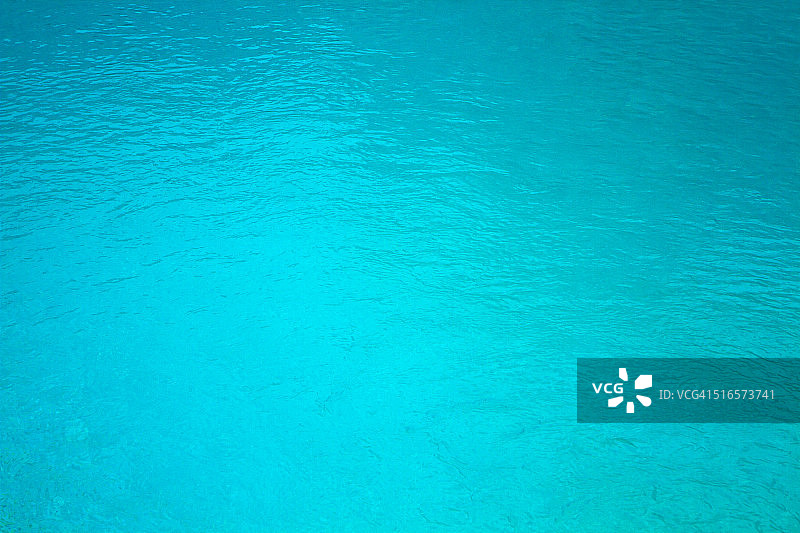 游泳池中的水，特写图片素材