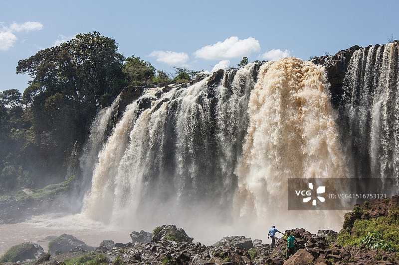 在青尼罗河瀑布底部图片素材