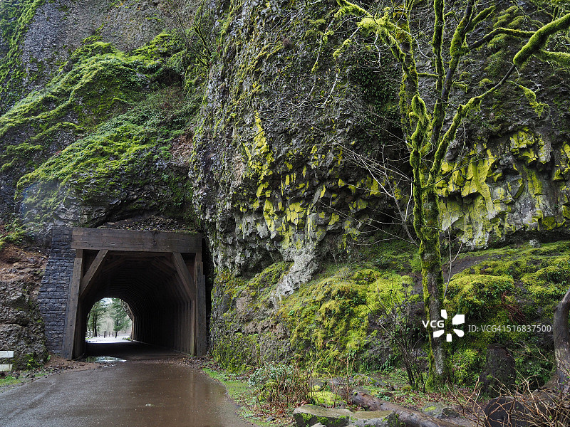 俄勒冈州万塔峡谷的隧道图片素材
