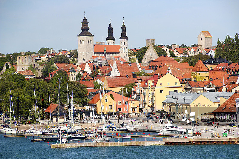 瑞典维斯比天际线和圣玛丽大教堂全景图片素材