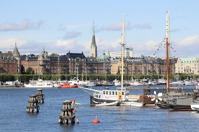 从斯凯普斯霍尔姆斯布隆观看斯德哥尔摩海滨大道图片素材