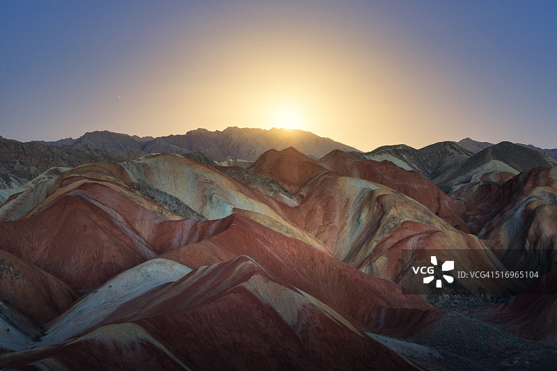 中国甘肃张掖丹霞地貌的彩色山脉图片素材