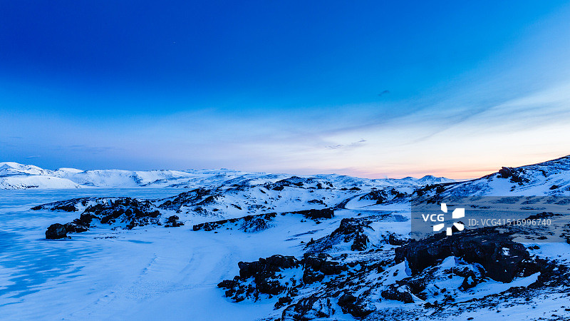 冰岛克莱法尔瓦特恩湖的冬季蓝调图片素材