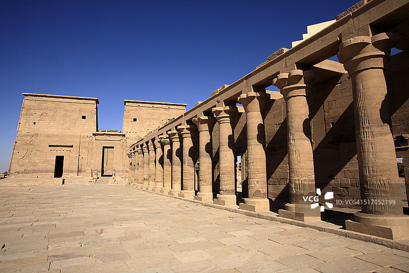 菲莱岛的伊西斯和奥西里斯神庙图片素材