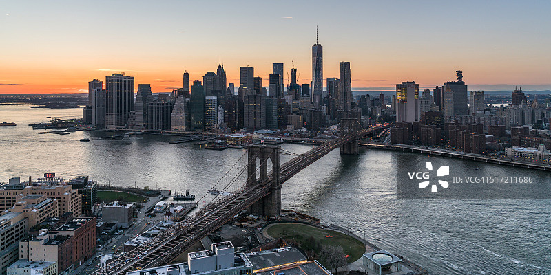 纽约DUMBO区日落景观航拍图片素材